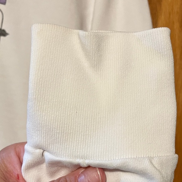 Brandy Melville White Chill Graphic Long Sleeve Tee - Picture 8 of 13